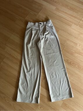Zara Beige High Waisted Straight Leg Dress Pants Women’s Medium
